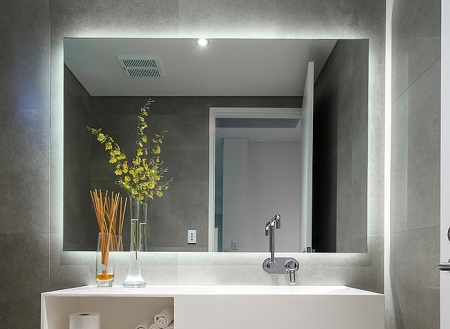Apšviestų vonios kambario veidrodžių matmenys