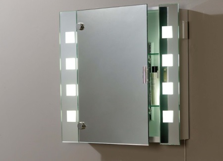 Vonios kambario veidrodis su spintele