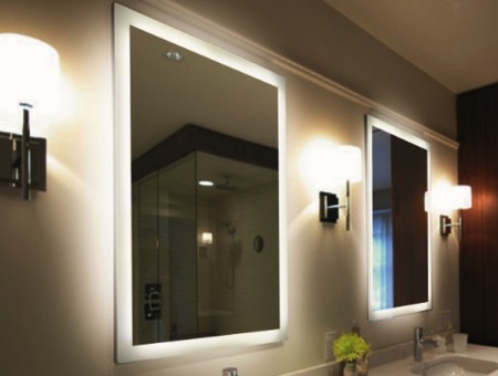 Dekoratyvinis vonios kambario veidrodžio apšvietimas