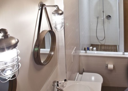 Ранни стенни свещници за баня