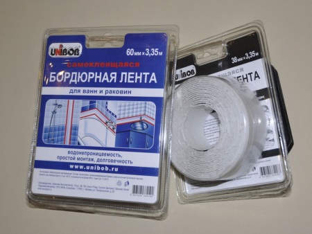 Curb strips for sealing gaps between the wall and the bathtub.