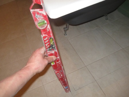 Cómo construir un marco de bañera con sus propias manos