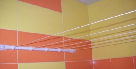 Väggmonterad tvättmaskin för kläder 