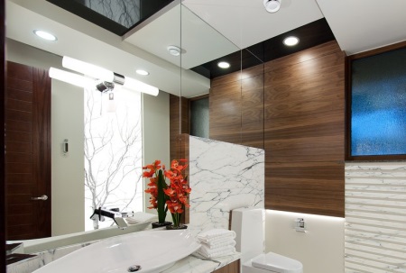 Upotetut kylpyhuoneen valot