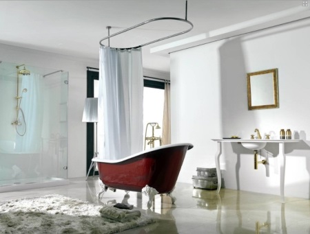 Vabalt seisev vann jalgadel