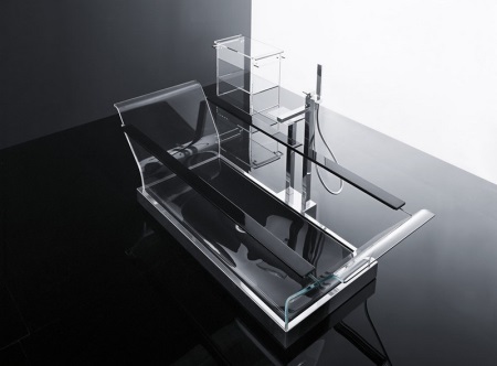 Átlátszó fürdőkád 