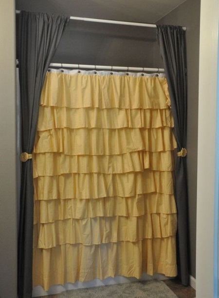 Rideaux de salle de bains en tissu texturé multicolore