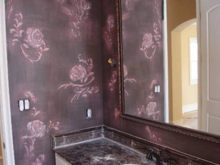 Vannitoa seina kaunistamine ilma šabloonita