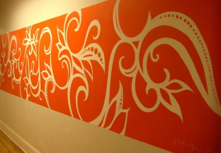 Punase tagant šabloon (negatiivne) vannitoa seinal