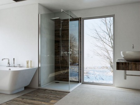 Salle de bains scandinave - Matériaux naturels, grandes fenêtres, luminaires et murs