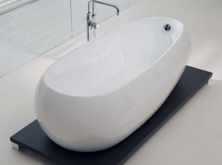 Az alacsony akril kád súlyának hátrányai