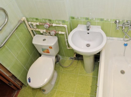 Sostituire i tubi del bagno con le proprie mani