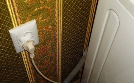 Stikkontakt og vaskemaskine - Udkobling af vaskemaskinen