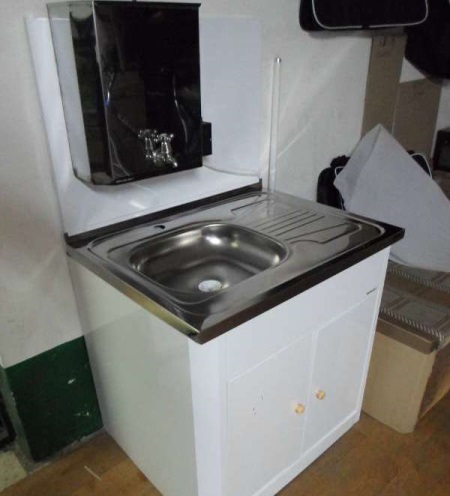 Метален отопляем умивалник на открито