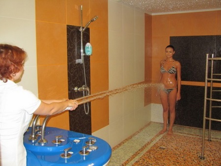 Charcot zuhany karcsúsításhoz, cellulit elleni kezeléshez