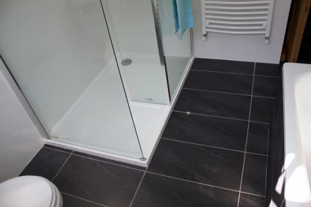 Nízká vanička sprchového koutu