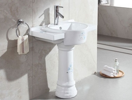 Plaatsing van een wastafel in de badkamer ten opzichte van de vloer - tekening en berekeningen