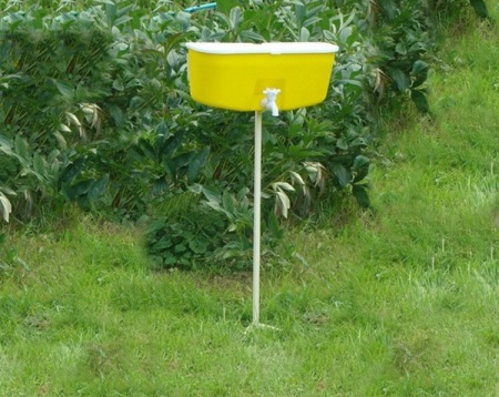 Outdoor stand up washbasin for country houses