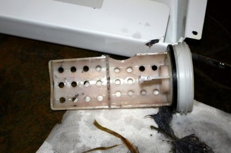 Καθαρισμός του φίλτρου αποστράγγισης του πλυντηρίου ρούχων σας - αποφυγή βλαβών στο σύστημα αποστράγγισης