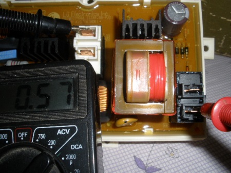 Έλεγχος της μονάδας ελέγχου του πλυντηρίου ρούχων σας εάν δεν αδειάζει