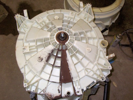 Serbatoio e tamburo della lavatrice - sostituzione del cuscinetto