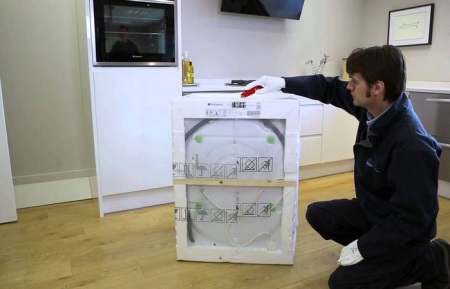 Pesukoneen valmistelu vesi- ja jätevesijärjestelmään liittämistä varten