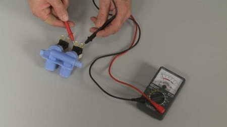 Έλεγχος σωστής λειτουργίας ηλεκτρομαγνητικής βαλβίδας πλυντηρίου ρούχων