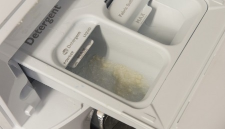 Ако прахът остане в контейнера на пералната машина - решението