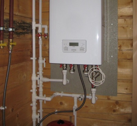 Gas water heaters on liquid gas with a closed combustion chamber