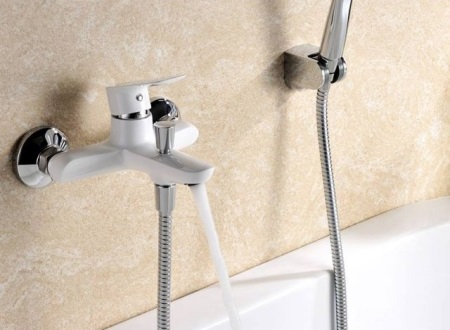 Hur demonterar man en enspaksblandare?