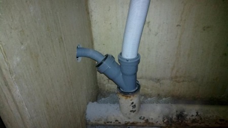 Vodovodne napake pri priključitvi odtoka pralnega stroja
