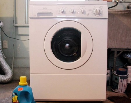 Connecting the washing machine to the water supply