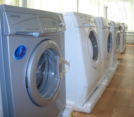 Avtomatski pralni stroji