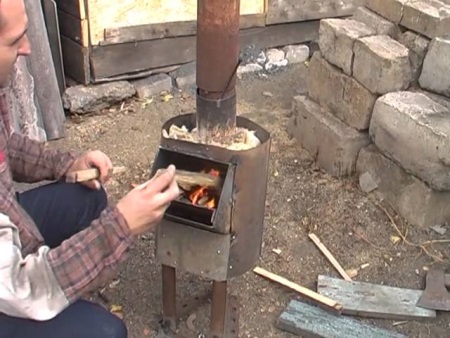 Itse tehty puupolttoinen vedenlämmitin
