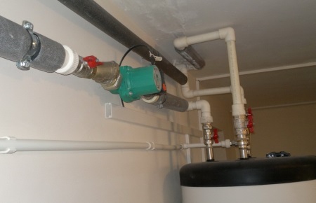 Collegamento della caldaia a ricircolo