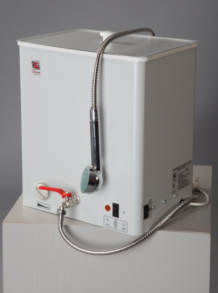 Външен отоплителен уред с душ