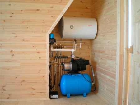 Vandvarmer i et sommerhus