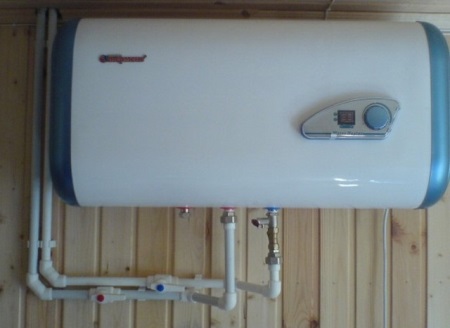 Vandvarmer tilsluttet til polypropylenvandledninger